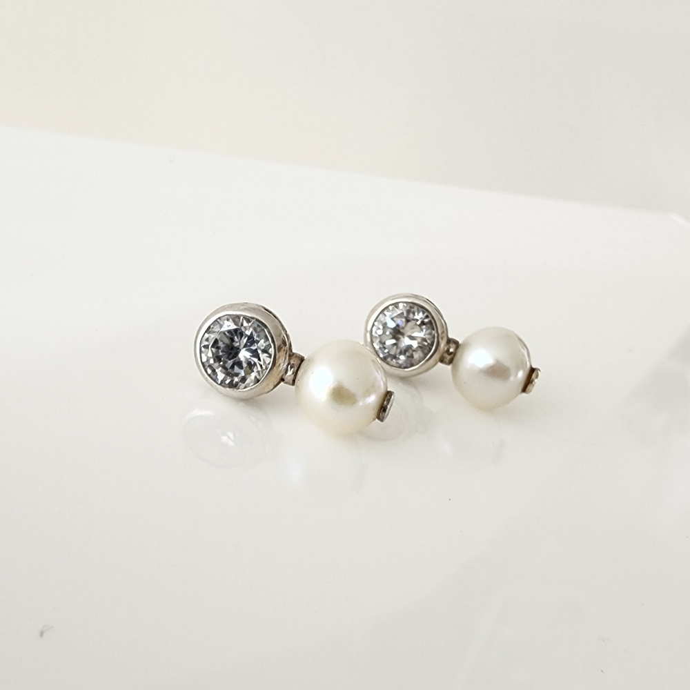 Vintage Sterling Silver Pearl Studs